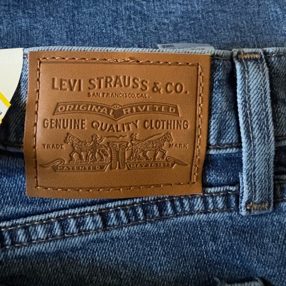 Levi's 728 High-Rise Wide Leg (Sweet Success) Women's Jeans 29x32 - Picture 8 of 8